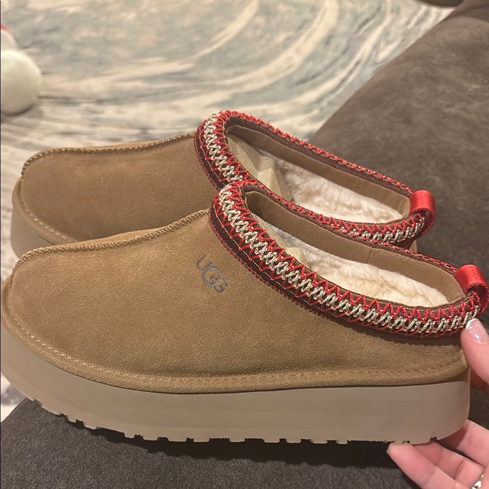 UGG Tazz II slippers